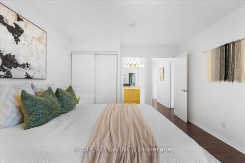 Photo 13 at 822 - 61 Heintzman Street, Junction Area, Toronto