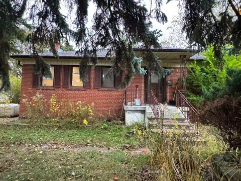 Photo 2 at 122 Earlton Road, Sullivan, Toronto
