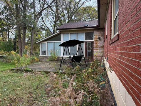Photo 3 at 122 Earlton Road, Sullivan, Toronto