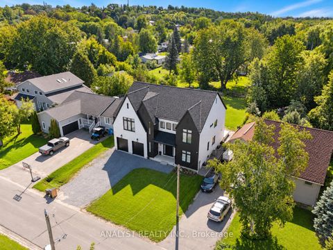 Photo 2 at 343 Annshiela Drive, Keswick South, Georgina