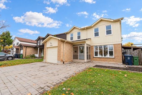 Photo 1 at 102 Alexmuir Boulevard, Agincourt North, Toronto
