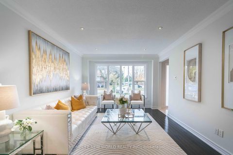 Photo 4 at 102 Alexmuir Boulevard, Agincourt North, Toronto