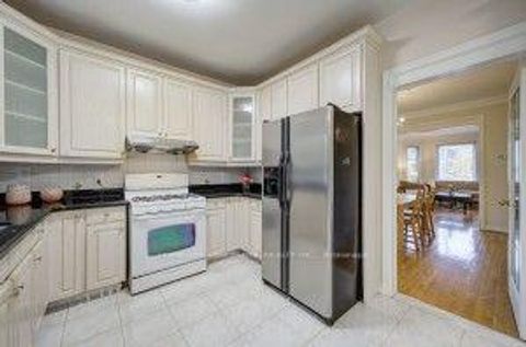 Photo 6 at 182 Finch Avenue E, Newtonbrook East, Toronto