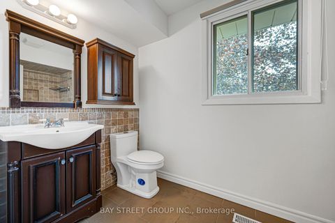 Photo 14 at 35 Kemano Road, Aurora Heights, Aurora