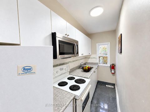 Photo 12 at 190 Major Street, University, Toronto