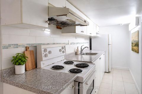 Photo 18 at 190 Major Street, University, Toronto
