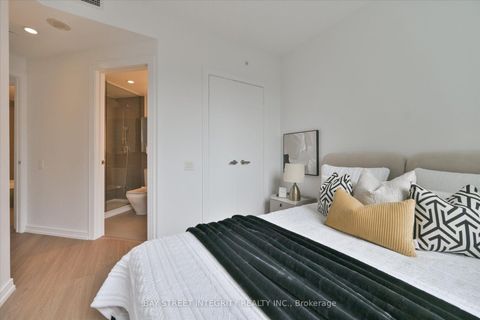 Photo 11 at 802 - 45 Charles Street E, Yonge Corridor, Toronto
