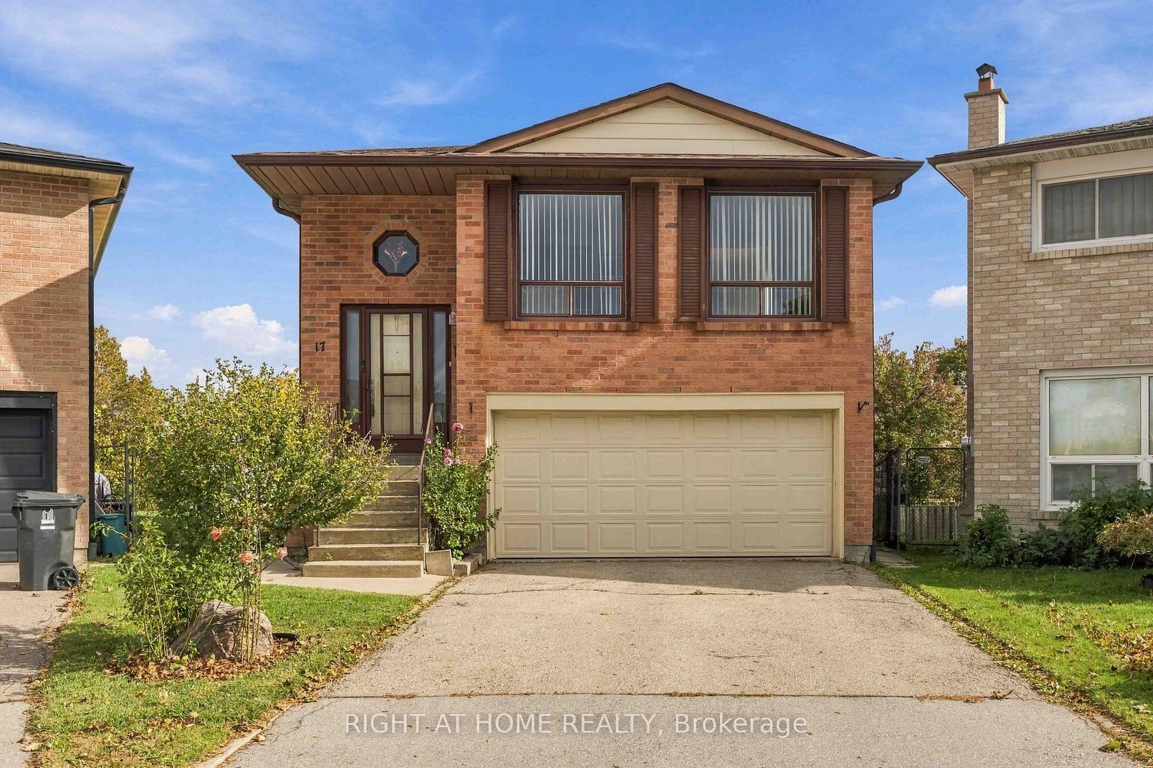 17 Cathy Jean Crescent, Jamestown, Toronto 