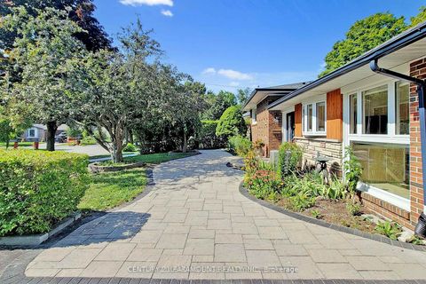 Photo 1 at 8 Waterfield Drive, Bendale, Toronto