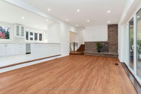 Photo 10 at 8 Waterfield Drive, Bendale, Toronto