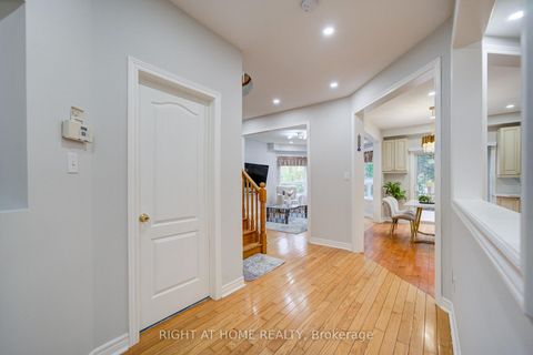 Photo 5 at 81 Old Colony Road, Oak Ridges Lake Wilcox, Richmond Hill