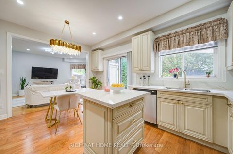 Photo 10 at 81 Old Colony Road, Oak Ridges Lake Wilcox, Richmond Hill
