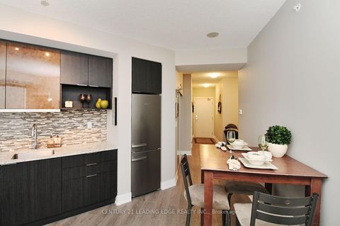 Photo 7 at 814 - 99 The Donway West Road, Don Mills, Toronto