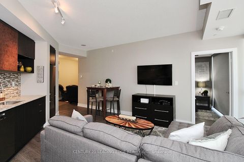 Photo 9 at 814 - 99 The Donway West Road, Don Mills, Toronto