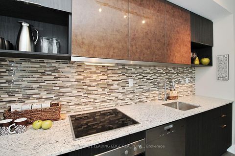 Photo 11 at 814 - 99 The Donway West Road, Don Mills, Toronto