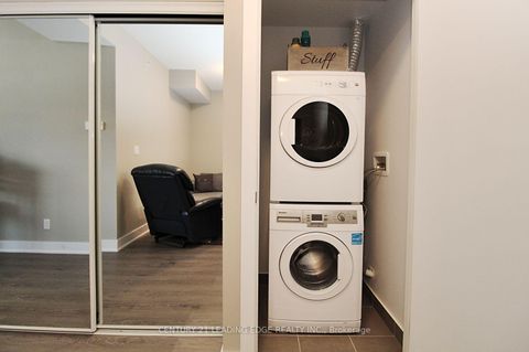 Photo 21 at 814 - 99 The Donway West Road, Don Mills, Toronto