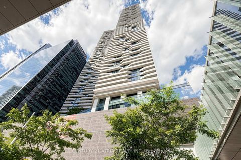Photo 1 at 5205 - 88 Harbour Street, Waterfront Communities C1, Toronto