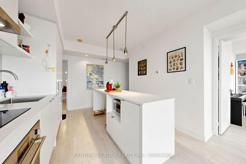 Photo 14 at 5205 - 88 Harbour Street, Waterfront Communities C1, Toronto