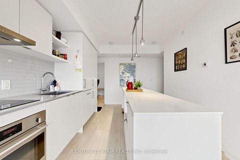 Photo 15 at 5205 - 88 Harbour Street, Waterfront Communities C1, Toronto