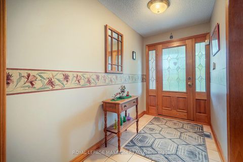 Photo 4 at 114 Beechnut Road, West Woodbridge, Vaughan