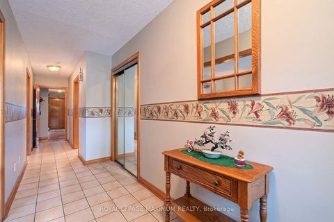 Photo 5 at 114 Beechnut Road, West Woodbridge, Vaughan
