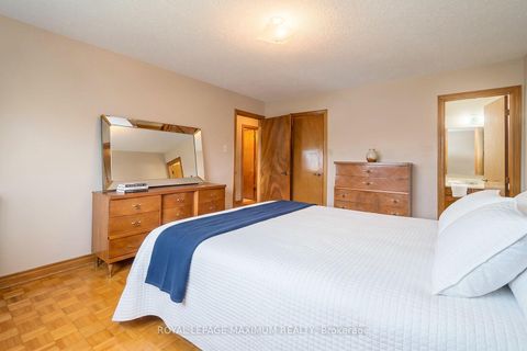 Photo 16 at 114 Beechnut Road, West Woodbridge, Vaughan