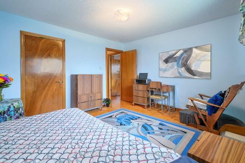 Photo 19 at 114 Beechnut Road, West Woodbridge, Vaughan