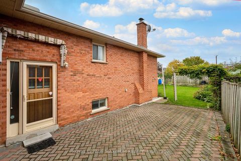 Photo 23 at 114 Beechnut Road, West Woodbridge, Vaughan