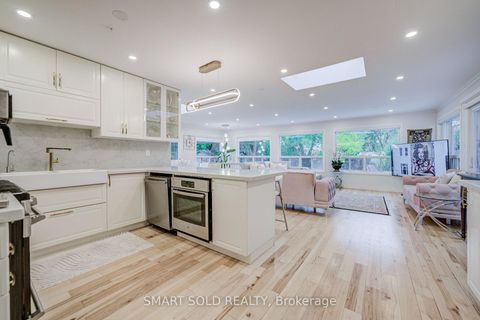 Photo 5 at 66 Lakeland Crescent, Oak Ridges Lake Wilcox, Richmond Hill