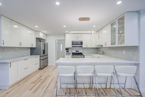 Photo 8 at 66 Lakeland Crescent, Oak Ridges Lake Wilcox, Richmond Hill
