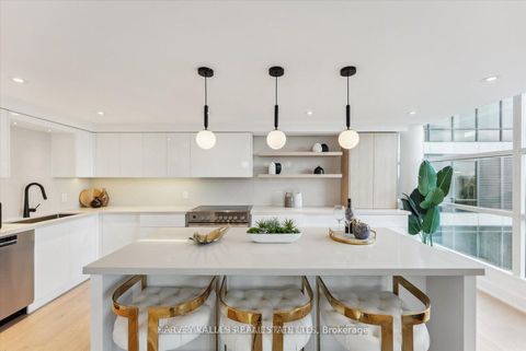 Photo 13 at PH03 - 409 Bloor Street W, Moore Park, Toronto
