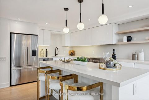 Photo 14 at PH03 - 409 Bloor Street W, Moore Park, Toronto