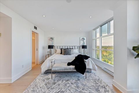 Photo 16 at PH03 - 409 Bloor Street W, Moore Park, Toronto