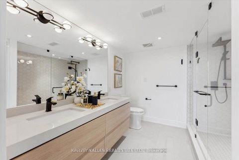 Photo 19 at PH03 - 409 Bloor Street W, Moore Park, Toronto