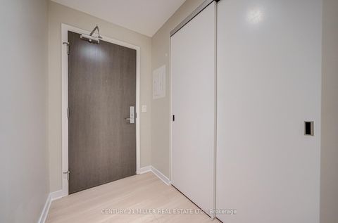 Photo 4 at 1001 - 101 Charles Street E, Yonge Corridor, Toronto