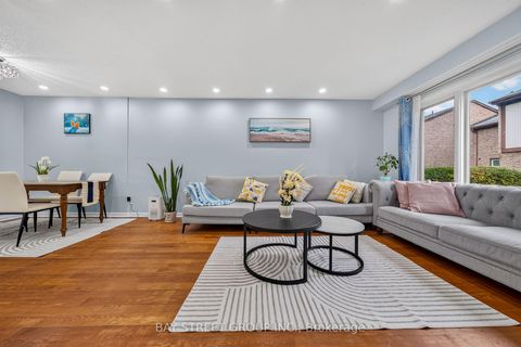 Photo 3 at 49 - 100 Burrows Hall Boulevard, Malvern, Toronto