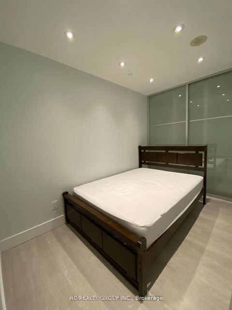 Photo 10 at 4009 - 1 Bloor Street E, Yonge Corridor, Toronto