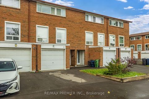Photo 4 at Unit 5 - 3 Kendleton Drive, Jamestown, Toronto