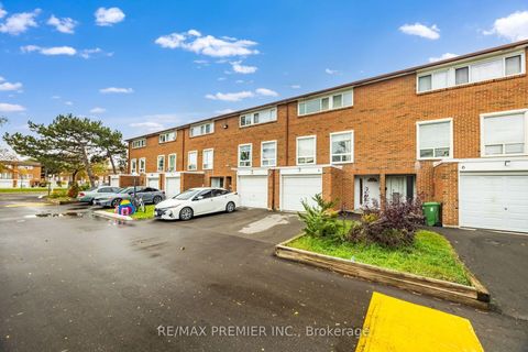 Photo 7 at Unit 5 - 3 Kendleton Drive, Jamestown, Toronto