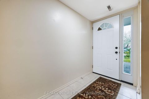 Photo 11 at Unit 5 - 3 Kendleton Drive, Jamestown, Toronto