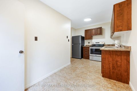 Photo 23 at Unit 5 - 3 Kendleton Drive, Jamestown, Toronto