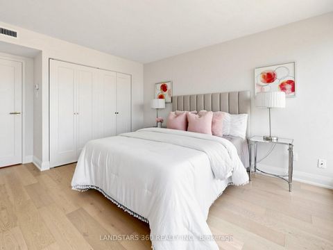 Photo 25 at 3311 - 55 Harbour Square, Waterfront Communities C1, Toronto