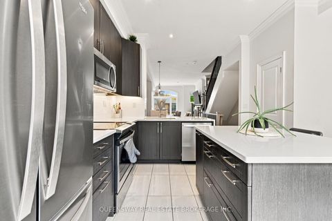 Photo 2 at 37 Twenty Ninth Street, Long Branch, Toronto