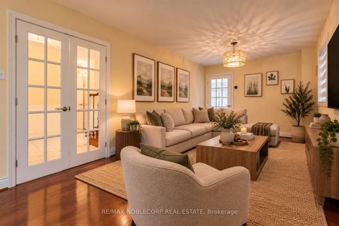 Photo 4 at 71 Castlepoint Drive, Elder Mills, Vaughan