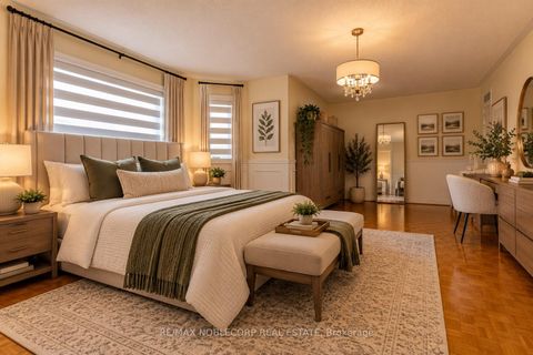 Photo 5 at 71 Castlepoint Drive, Elder Mills, Vaughan