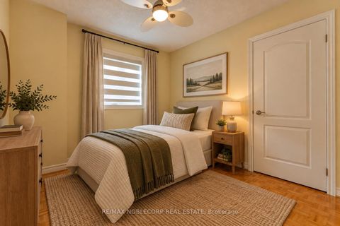 Photo 8 at 71 Castlepoint Drive, Elder Mills, Vaughan