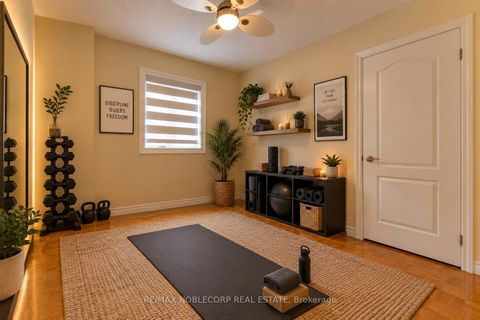 Photo 10 at 71 Castlepoint Drive, Elder Mills, Vaughan