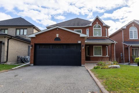 Photo 11 at 71 Castlepoint Drive, Elder Mills, Vaughan