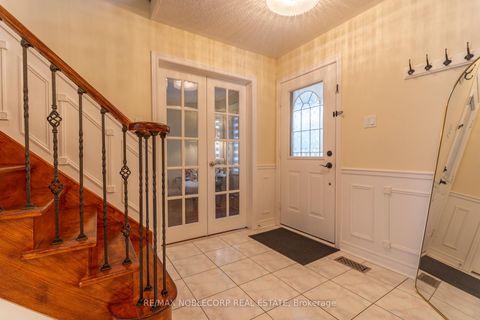 Photo 13 at 71 Castlepoint Drive, Elder Mills, Vaughan