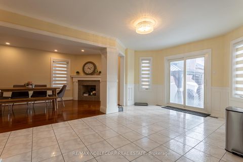Photo 18 at 71 Castlepoint Drive, Elder Mills, Vaughan
